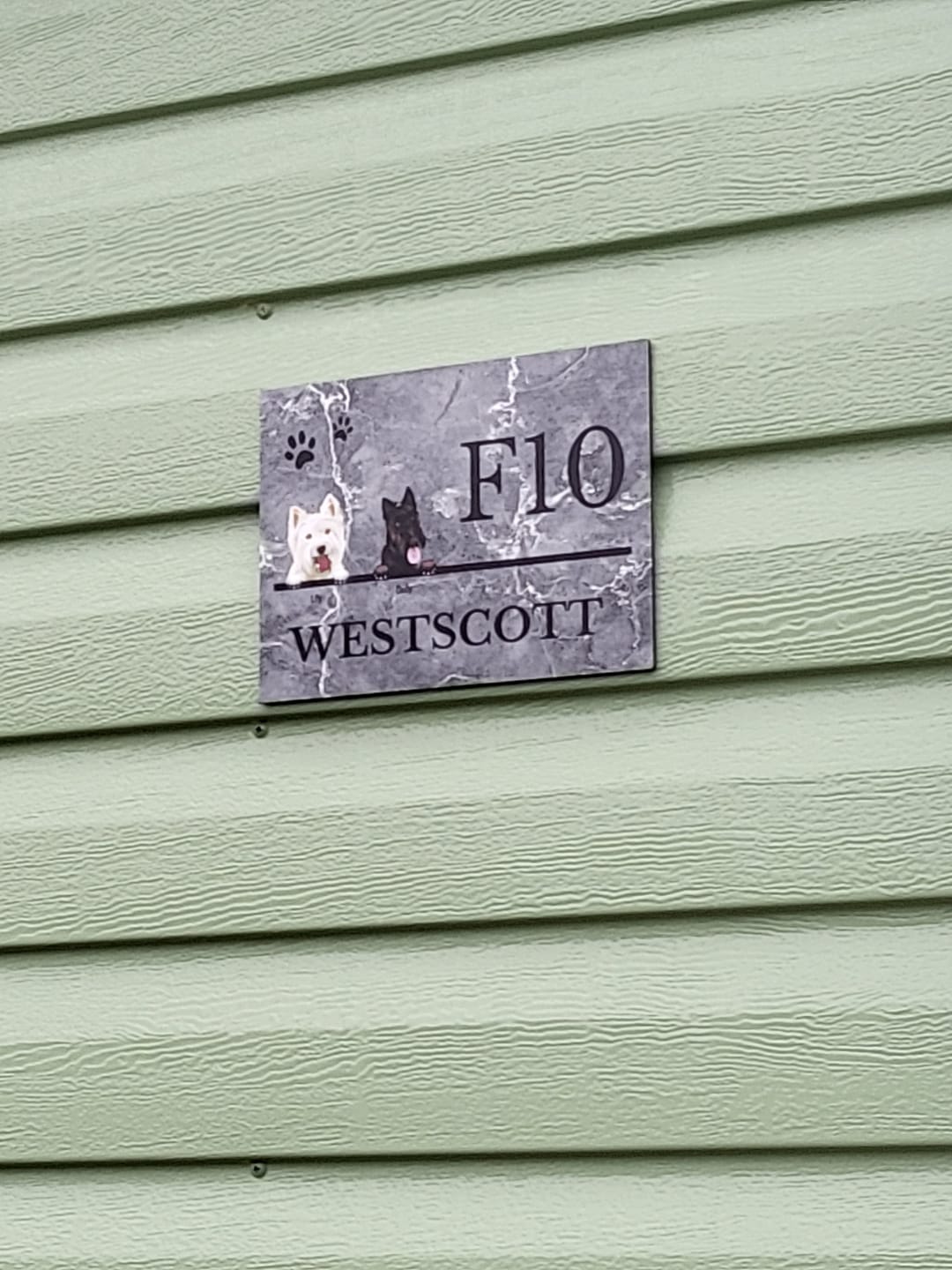 Customer photo review of House number marble look - Personalised door sign