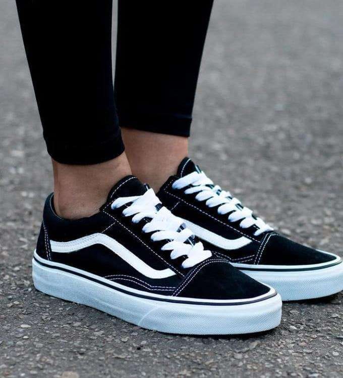 Customer photo review of Zapatilla Vans Old Skool Mujer Negro