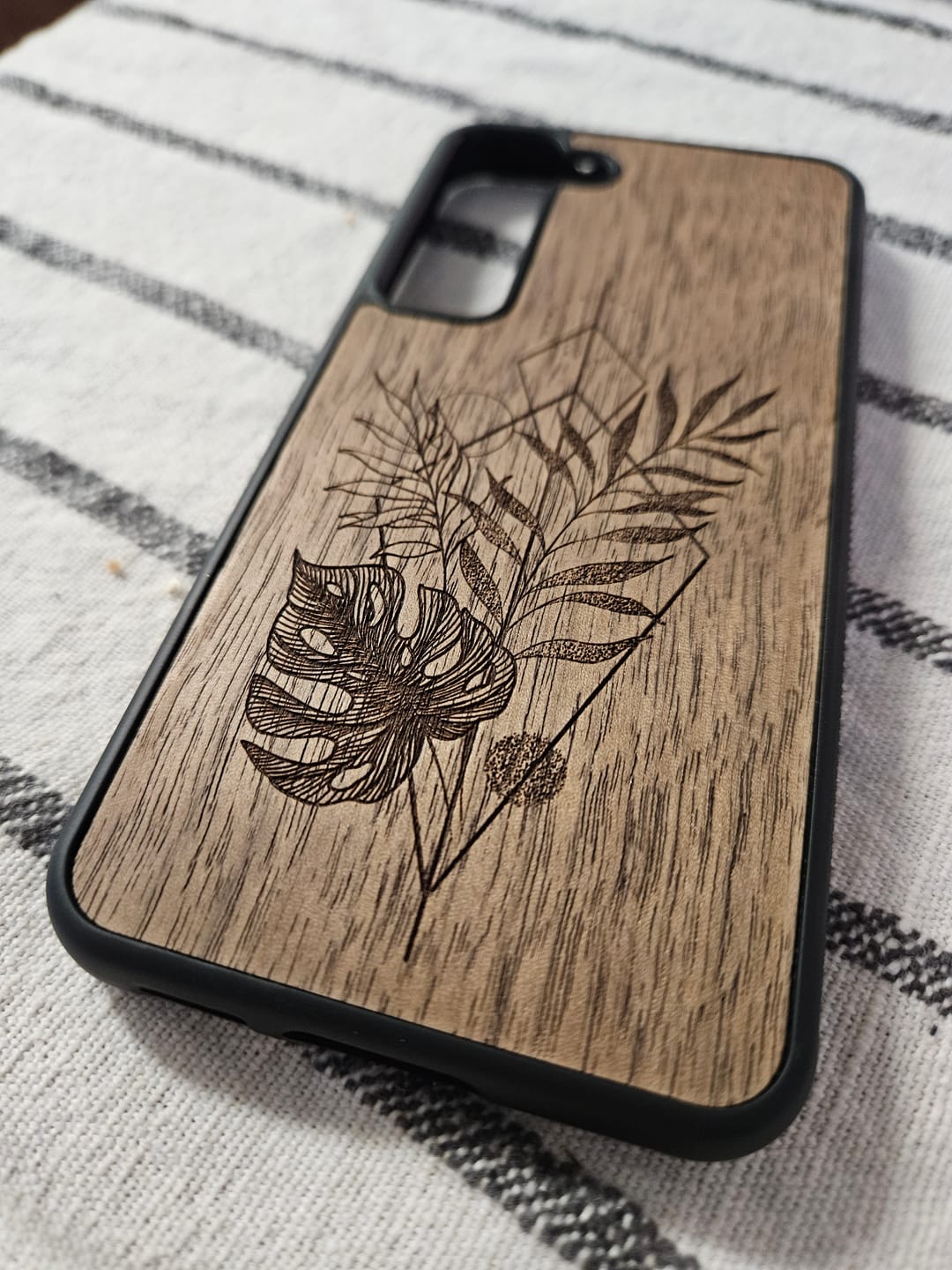 Customer photo review of Monstera - Samsung Galaxy S23