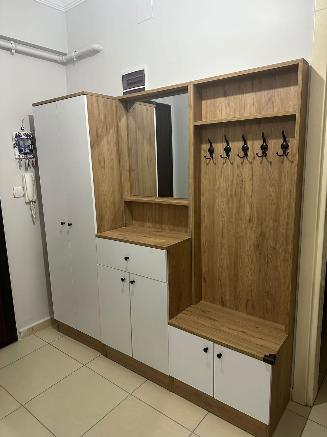 Customer photo review of Rani P6 Modern Çekmeceli Aynalı Raflı Portmanto Ayakkabılık Vestiyer Sepet Ceviz - Beyaz M2