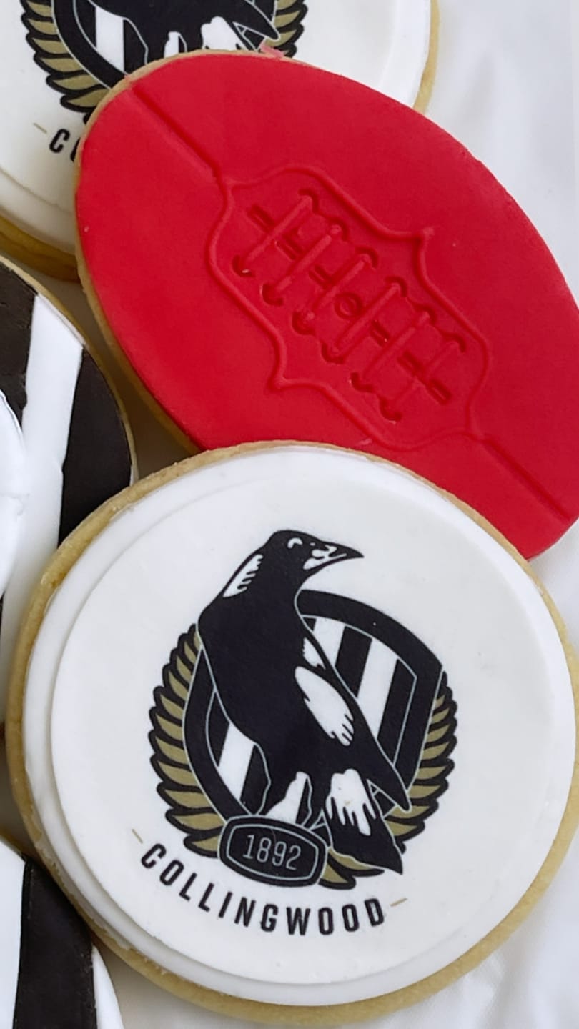 Customer photo review of Collingwood Magpies AFL Club - Edible Icing Images