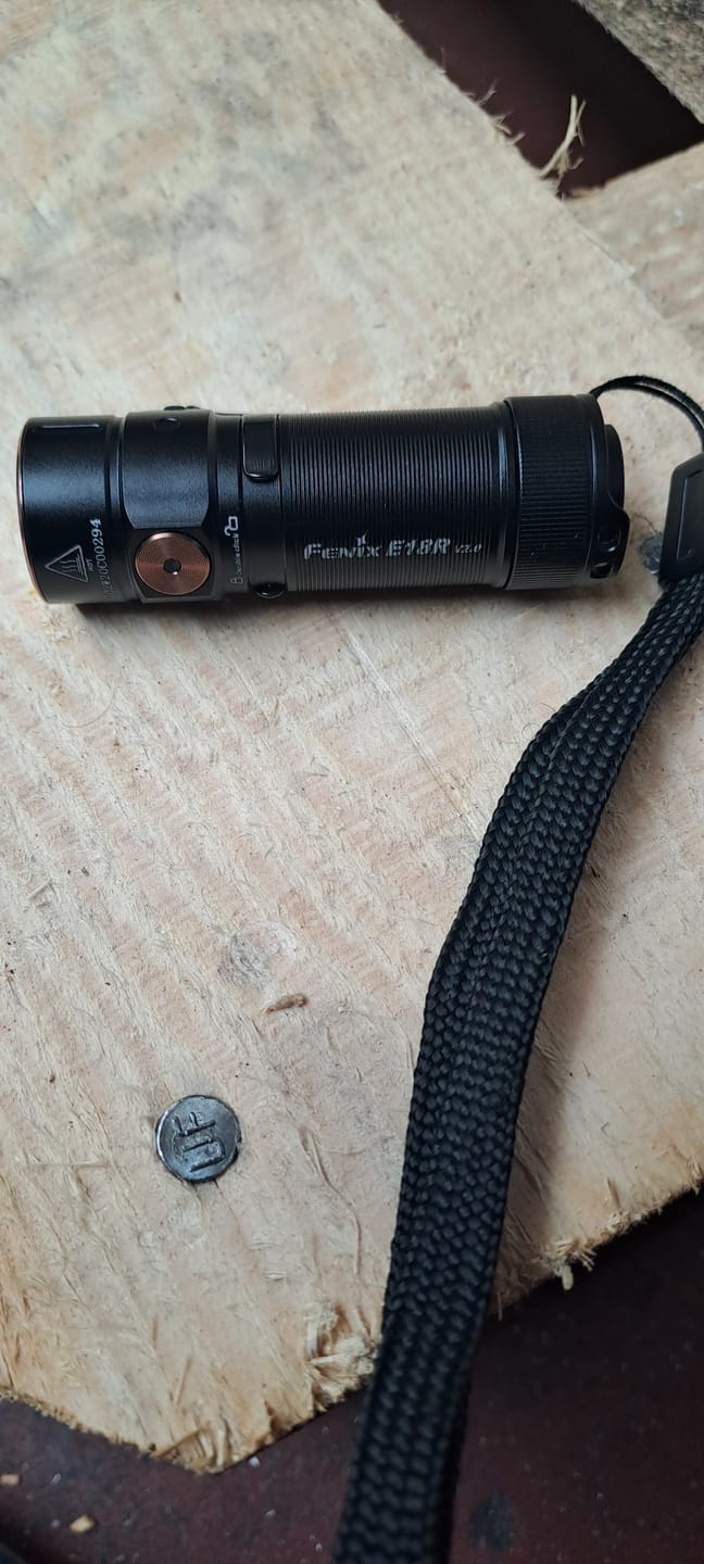 Customer photo review of Fenix E18R V2.0 - Lampe de poche rechargeable -  1200 Lumens