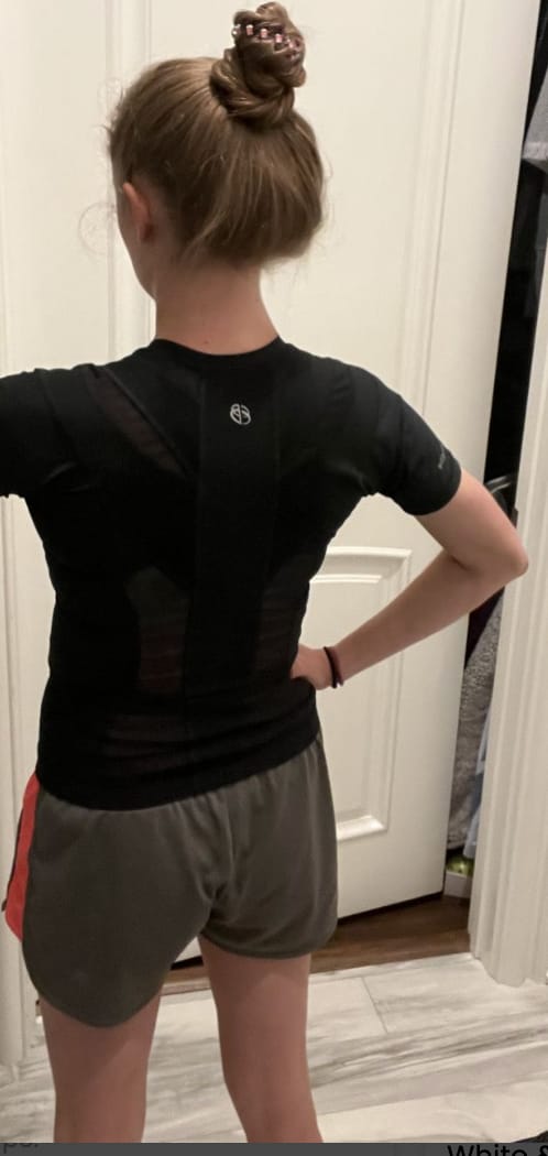 Customer photo review of Camiseta Postural Feminina - Posture Shirt® Pullover
