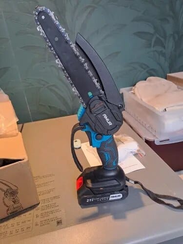 Customer photo review of GardenBrite™ Cordless Electric 4/6" Chainsaw