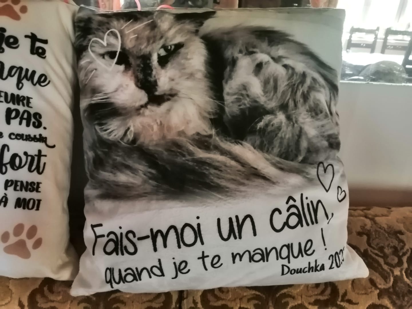 Customer photo review of Fais moi un câlin quand je te manque - Coussin personnalisé