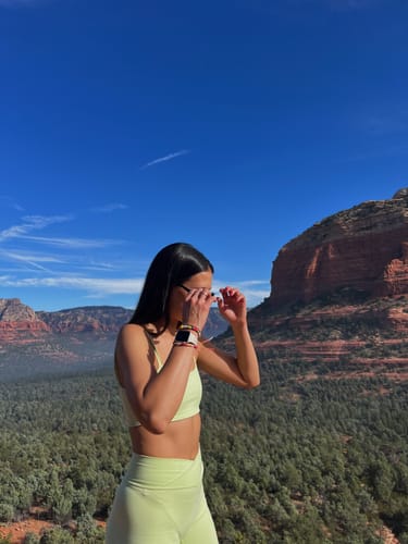 Customer photo review of The V Short / Iced Matcha