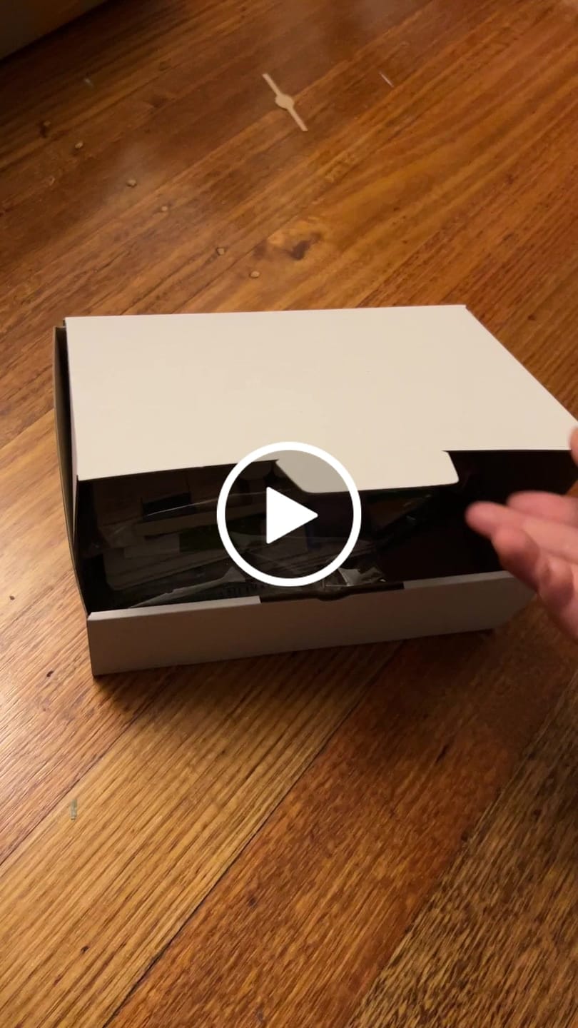 Customer video review of 220 x 160 x 77mm White Diecut Mailing Box ECO Friendly B64