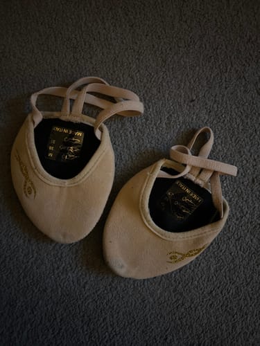 Customer photo review of Half-shoes for gymnastics - Venturelli Meister MM
