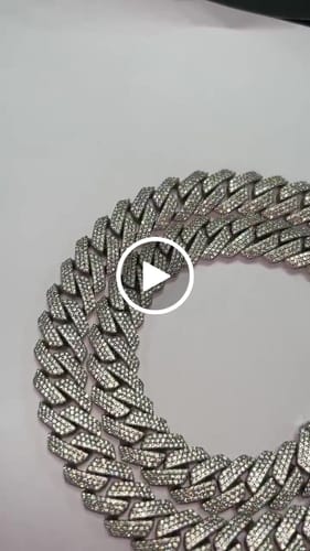 Customer video review of 4-Row 15MM Moissanite Cuban Link Chain 14K