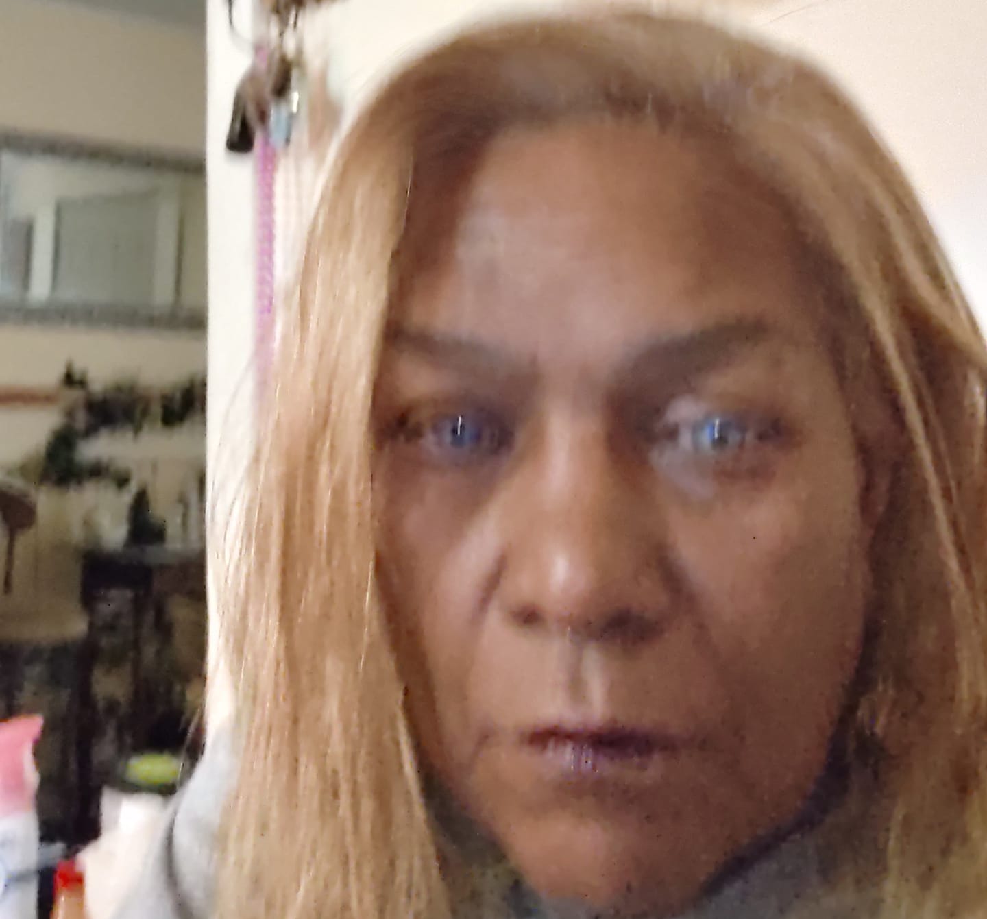 Customer photo review of New York Blue Prescription Coloured Contact Lenses