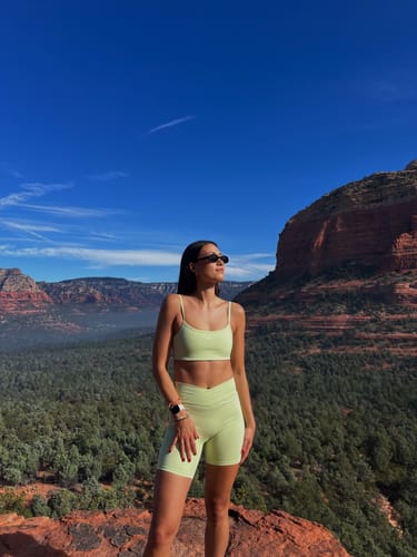 Customer photo review of The V Short / Iced Matcha