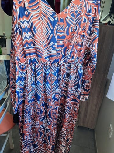 Customer photo review of Sukienka maxi z dekoltem w serek i nadrukiem