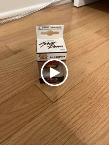 Customer video review of BLACKPINK X Funko Pops Keychain