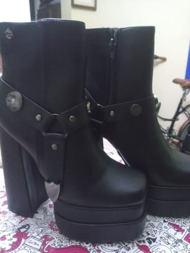 Customer photo review of BOTIN NEGRO 35910