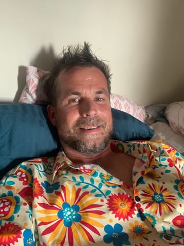 Customer photo review of Chemise à manches longues respirante en coton à boutons floraux pour hommes