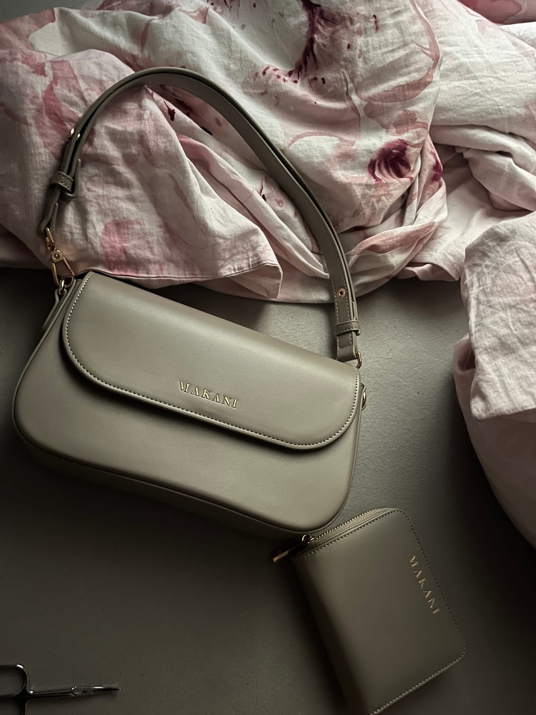 Customer photo review of CHLOIE - TAUPE