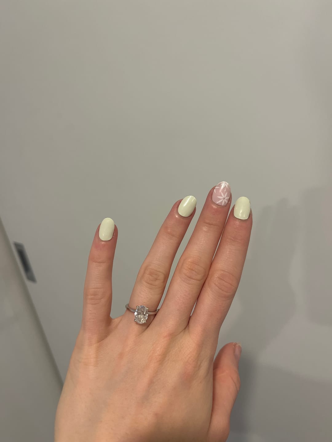 Customer photo review of Pretty Pink Daisies DIY Semicured Gel Nail Sticker Kit