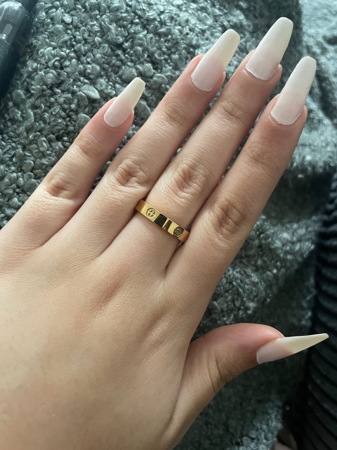 Customer photo review of Crossed Arianna Ring | 18K vergoldet