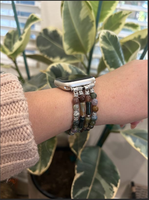 Customer photo review of Vintage Agate Stretch Apple Watch Strap