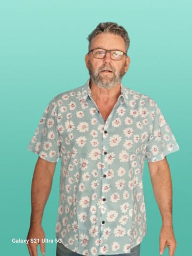 Customer photo review of Chemise à fleurs hawaïenne à manches courtes en coton imprimé marguerite hawaïenne pour homme