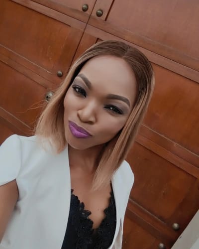 Customer photo review of Peruvian T-part Wig Straight - Bridget - 12" T2/4/8