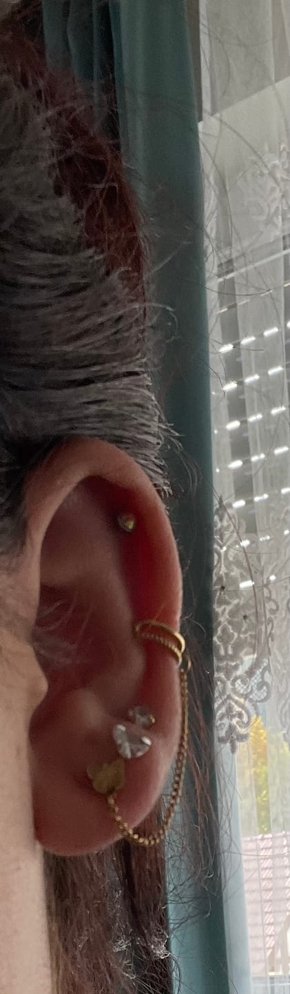 Customer photo review of Emmelina Ohrkette | 18K vergoldet