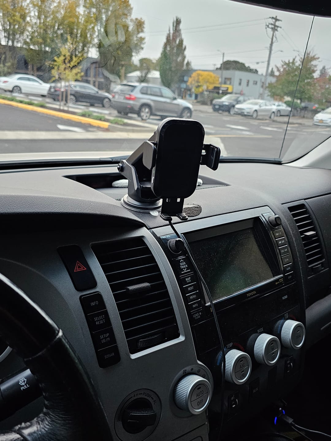 Customer photo review of Auto-Sensing Fast Wireless Car Charger