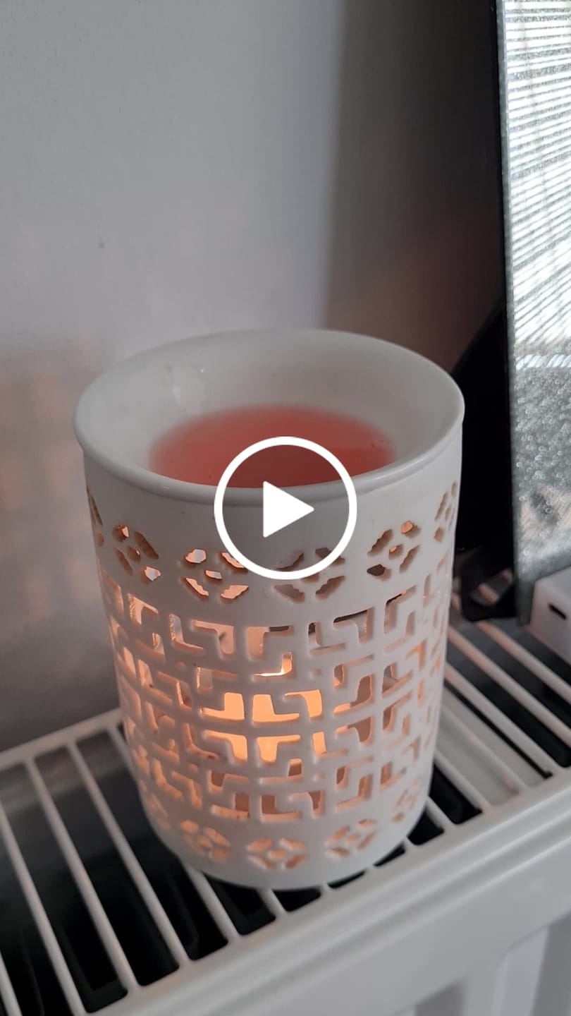 Customer video review of Frosted Eucalpytus Gel Melt