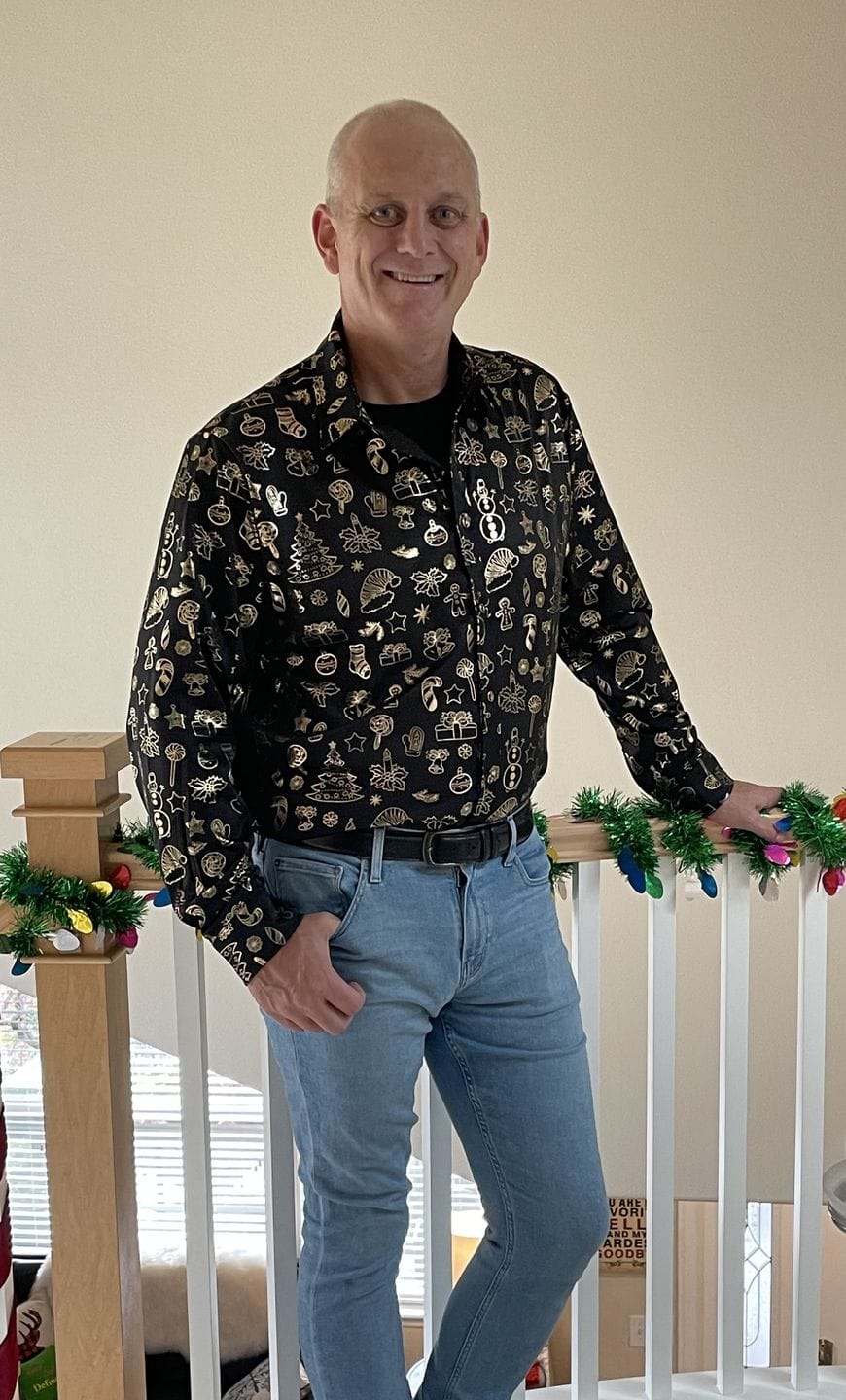 Customer photo review of Herren Glänzendes Langarm Schwarz Weihnachtsshirt