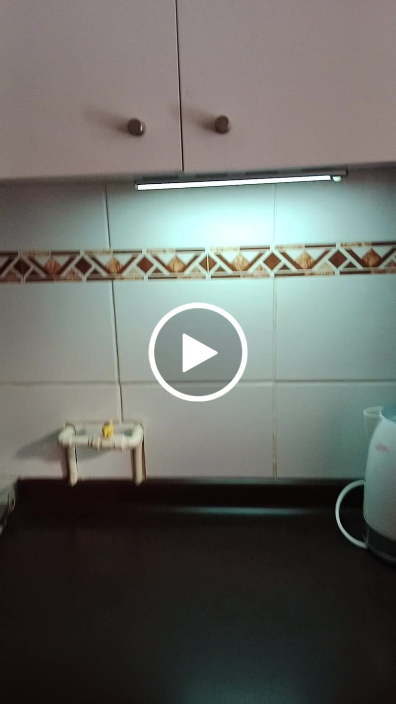 Customer video review of Barra con Sensor Recargable - USB Luz Fría
