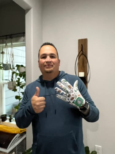 Customer photo review of GILMORE GLOVE