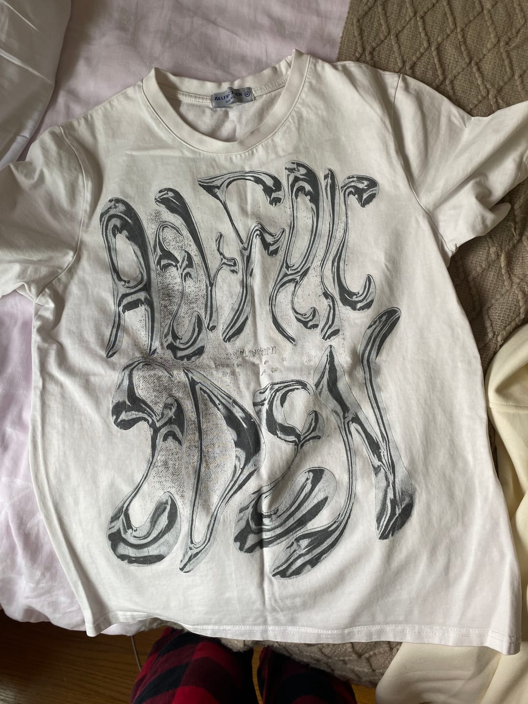 Customer photo review of Aelfric Eden Futuristic Liquid Metal Design Tee