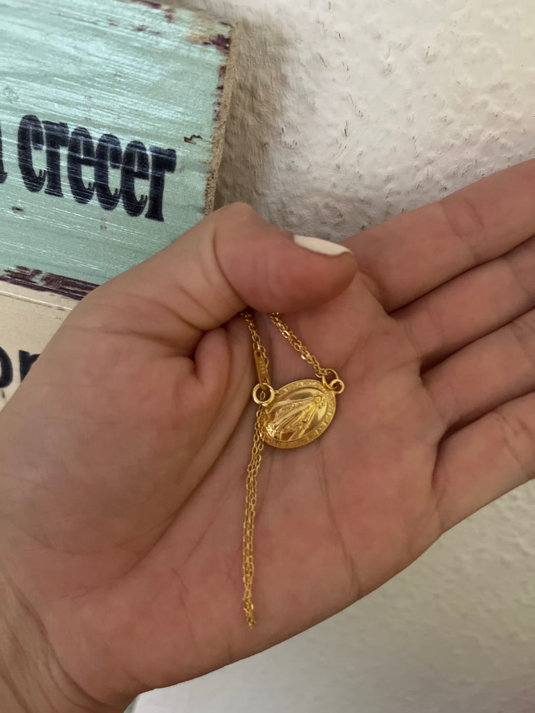 Customer photo review of Collar Virgen María