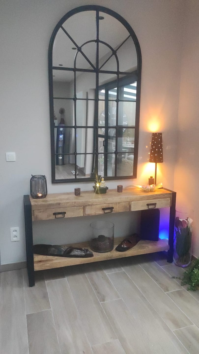 Customer photo review of Sidetable mangohout met lades en zwarte handgrepen | Mangohout en Staal | 150x35x76cm