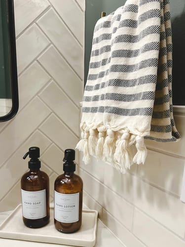 Customer photo review of Leigh Hand Towel