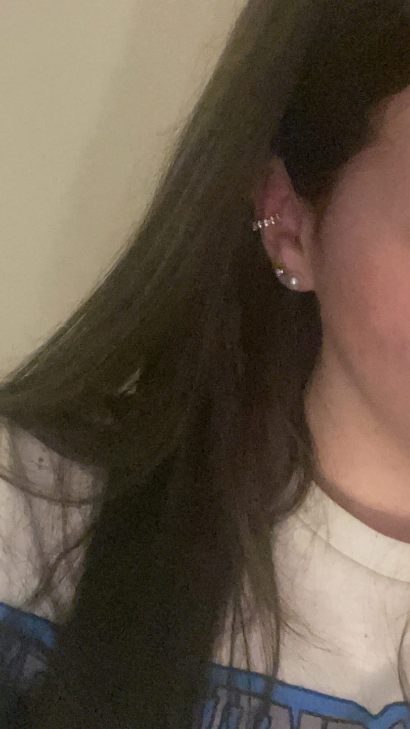 Customer photo review of Brili Ear Cuff | 18K vergoldet