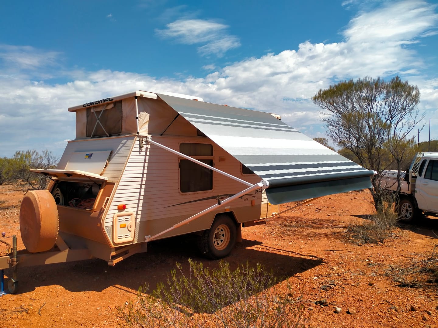 Customer photo review of Awnlux Retractable Roll-Out Caravan Awning W-5600NC