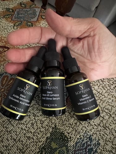 Customer photo review of Siero Acido Ialuronico + Vitamina C         -       2 al prezzo di 1 (30 ml per Siero)