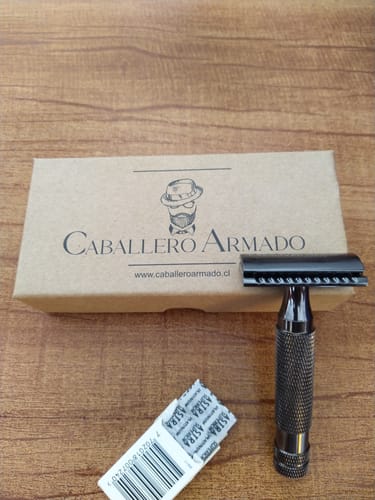 Customer photo review of Máquina de Afeitar Clásica XL con Hojas Incluidas