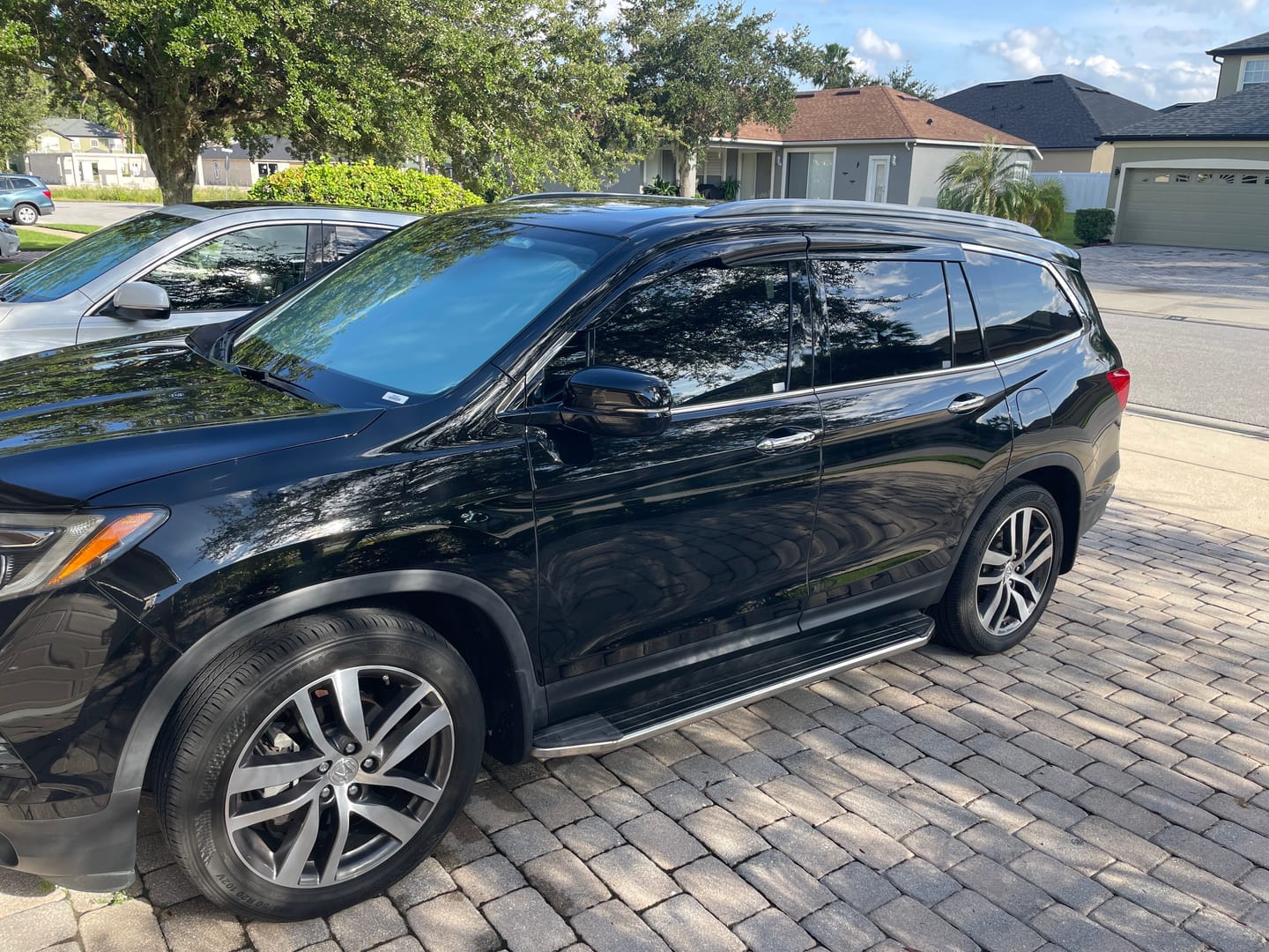 Customer photo review of 2016-21 Honda Pilot Window Visors Wind Deflectors Rain Guards
