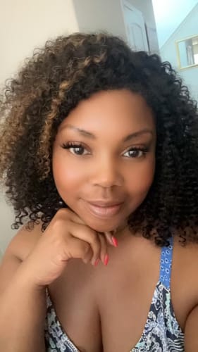 Customer photo review of 4C Edges | Luvwin 180%density Highlight Afro Curls 5x5 HD Glueless Undetectable Frontal Lace Wig