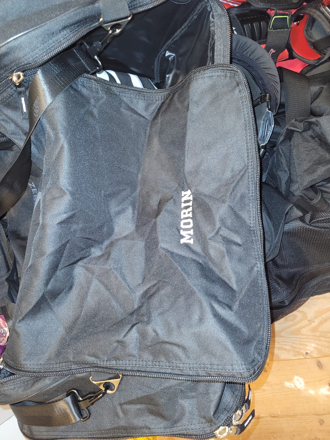 Customer photo review of ZEBRASCLUB ZB1 HOCKEY REFEREE BAG