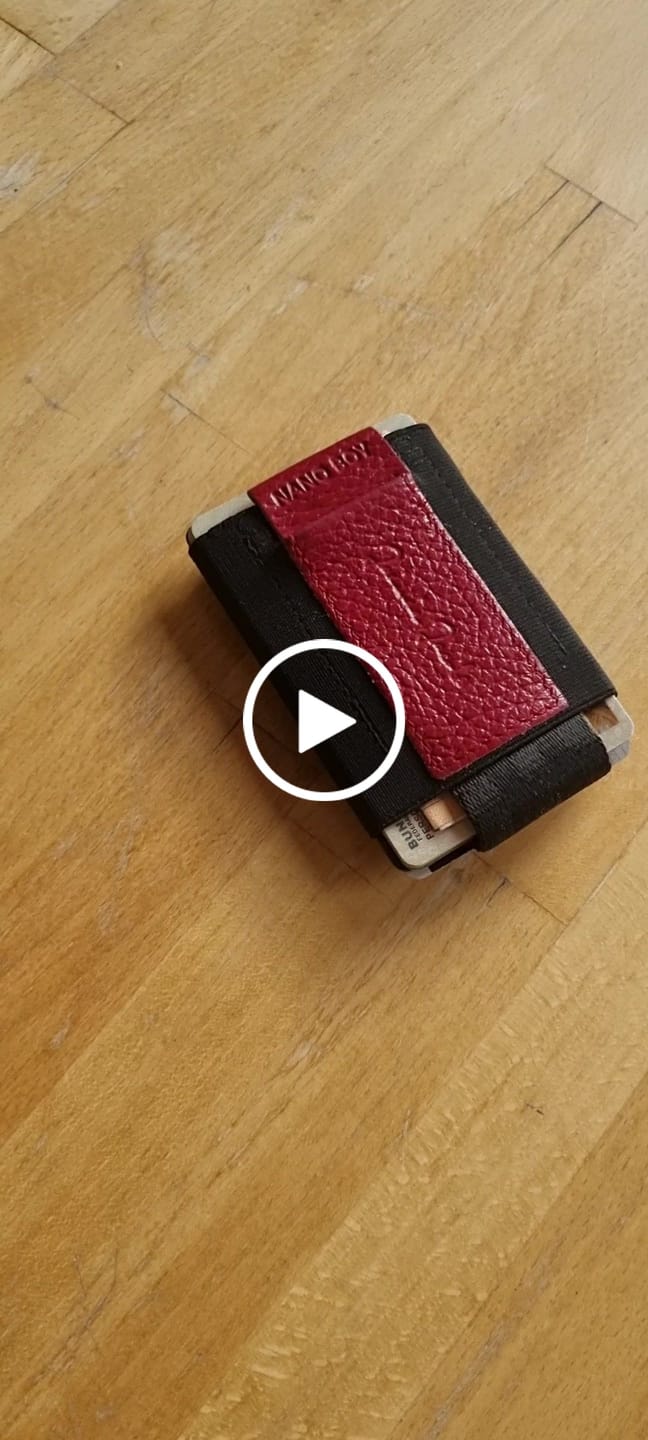 Customer video review of Nano Boy slim wallet with small elastic coin pocket Ladies Edition