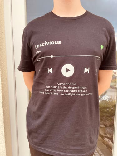 Customer photo review of Your Favorite Song T-Shirt Music Player