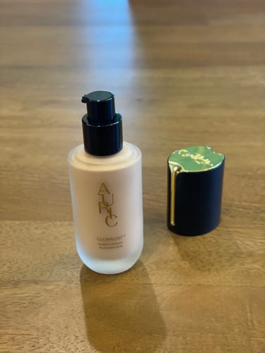 Customer photo review of Glow Lust™ Radiant Luminizer