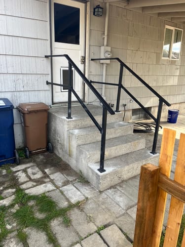 Customer photo review of Indoor/Outdoor Handrail Kit for Stairs 4 Steps