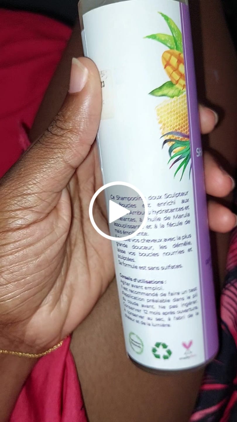 Customer video review of Shampoing doux sculpteur de boucles