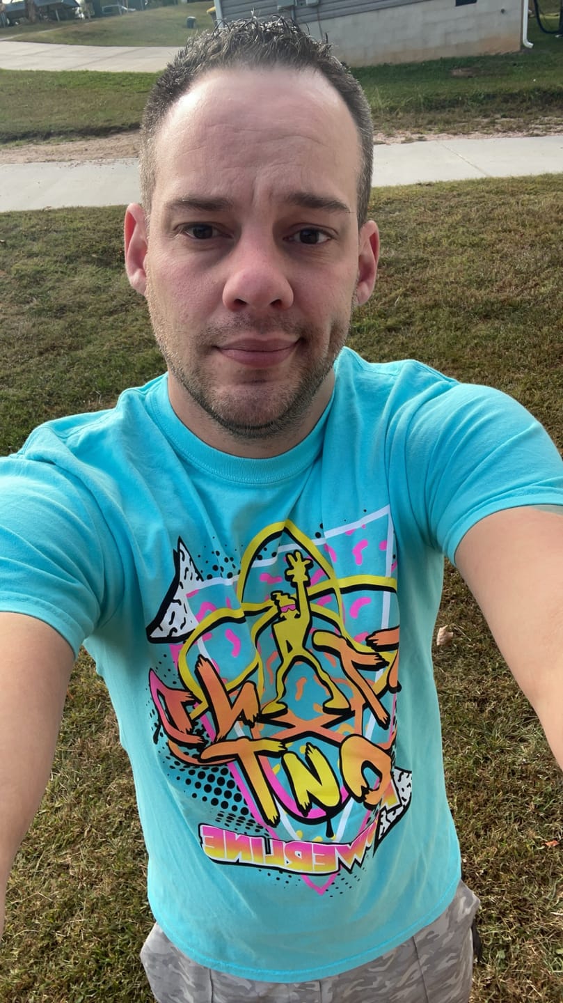 Customer photo review of Powerline Stand Out Shirt