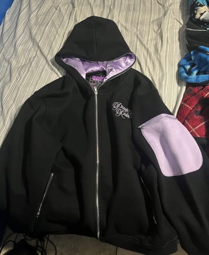 Customer photo review of ***PRE-ORDER*** Hoodie (Black/Lavender)