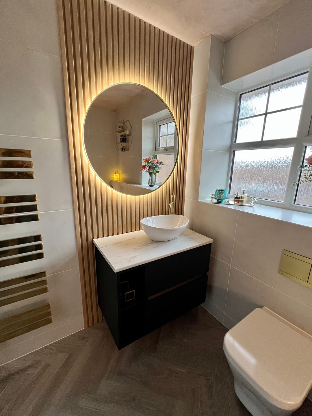 Customer photo review of SlatWall Waterproof Natural Oak
